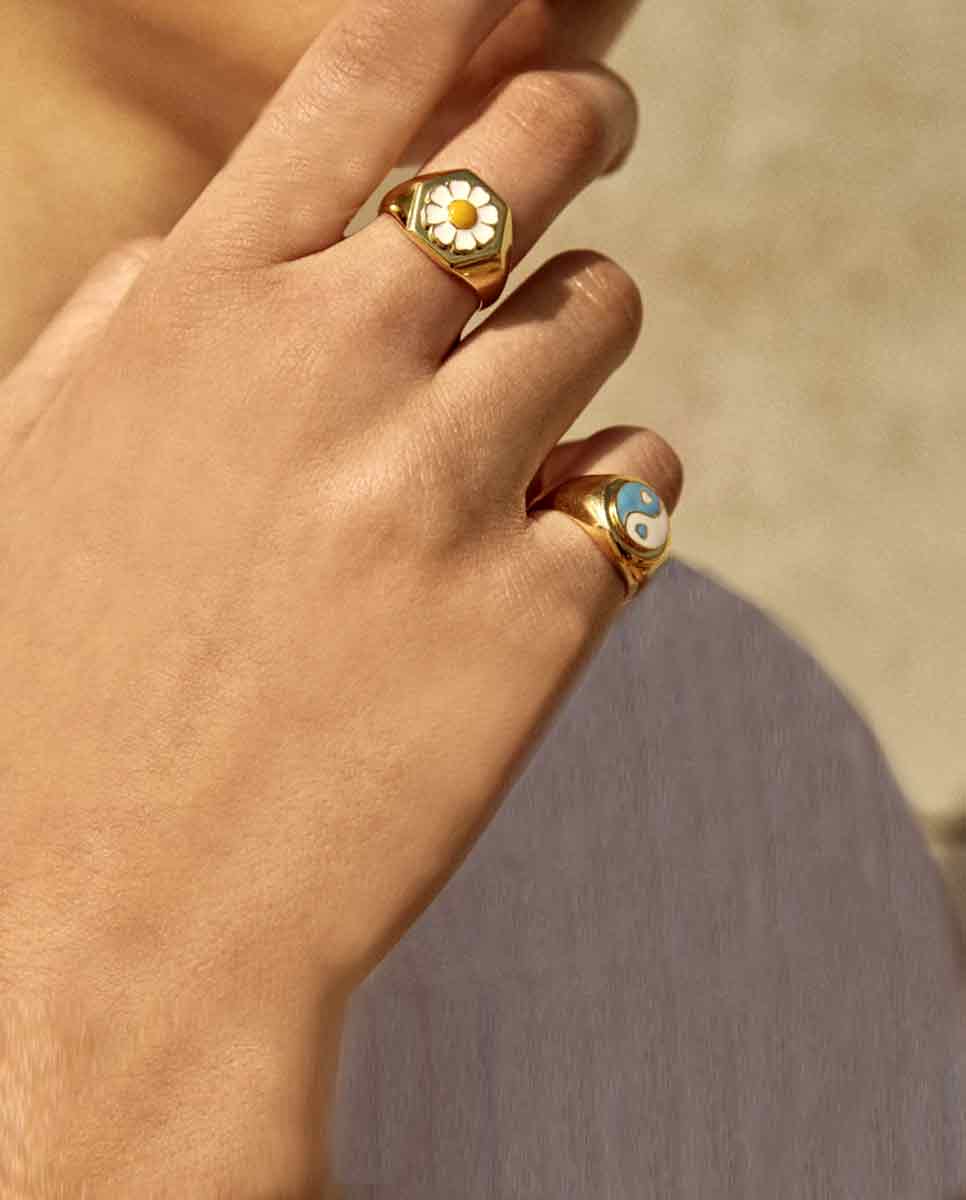 WILHELMINA GARCIA Yin Yang ring blue front-Diverse